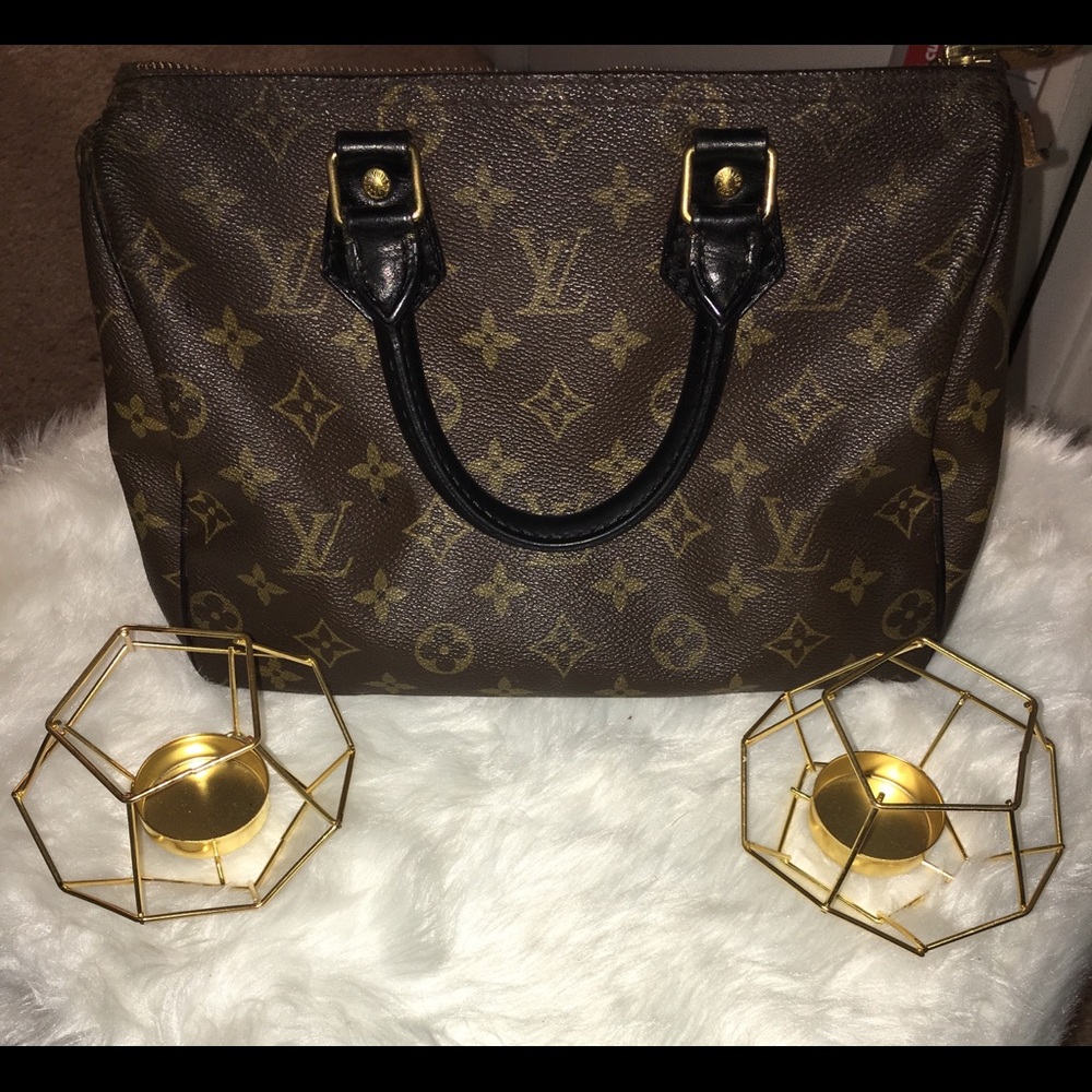 100% Authentic Speedy Louis Vuitton 25